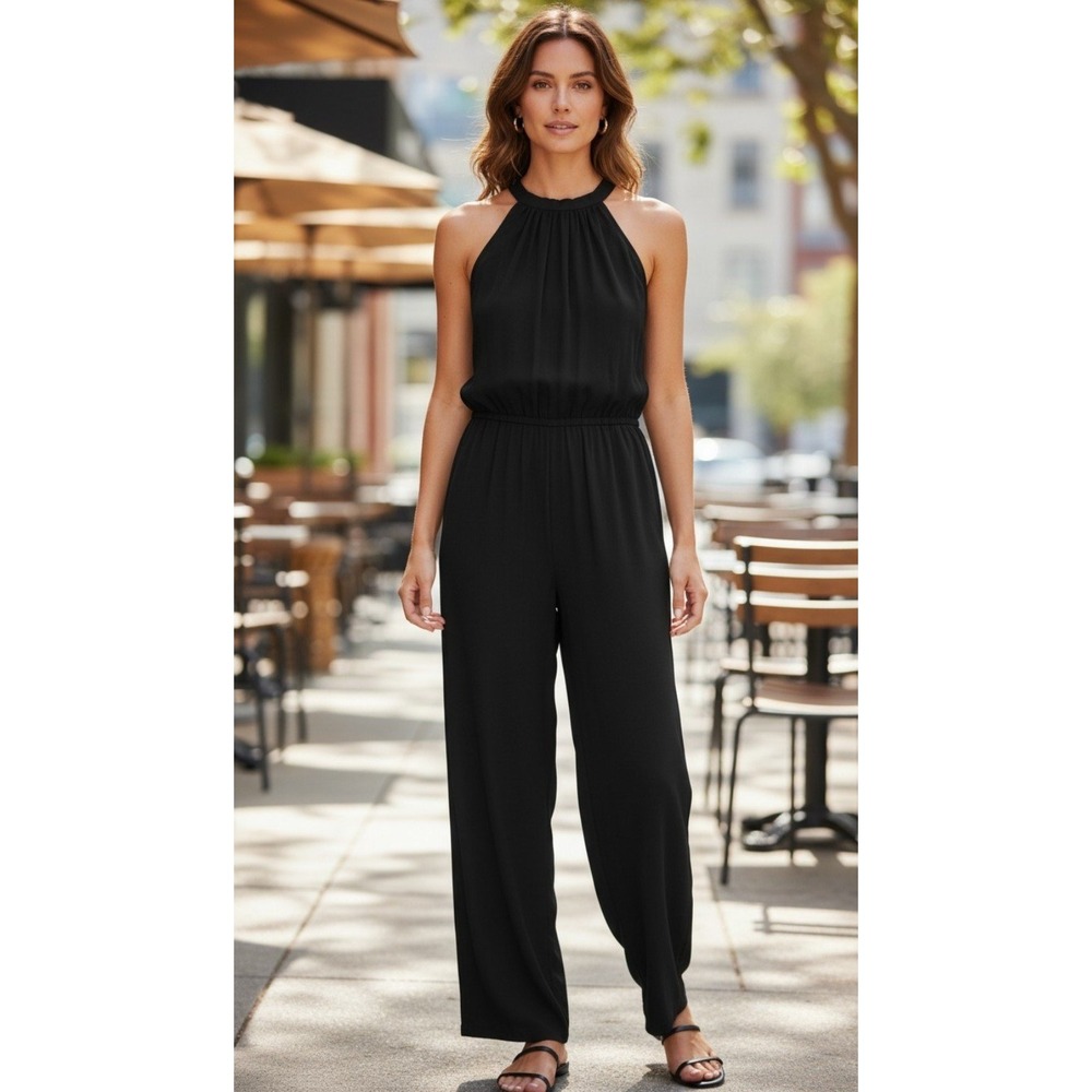 Black Wide Leg‎ Palazzo Jumpsuit Sleeveless Keyhole Back Flowy L
Quiet Luxury